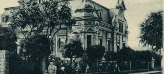 Historická fotografie budovy MŠ Dvořákova